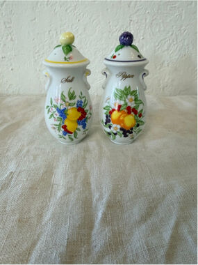 Vintage Lenox Orchard Fruit Salt & Pepper Shakers 1993